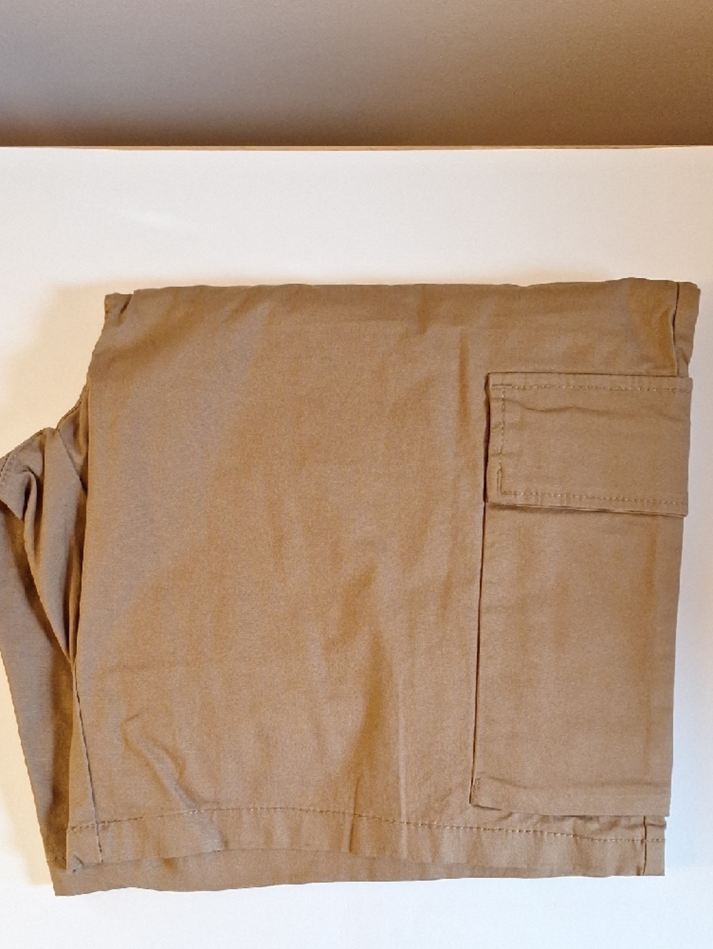 Old Navy Men's Slim Ultimate Cargo Shorts - Picture 4 of 4